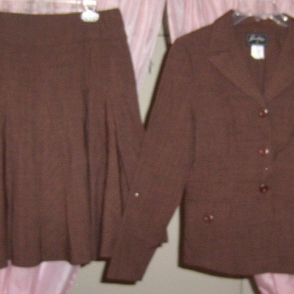 Dresses & Skirts - Beatiful 2 Piece Brown Flared Jacket & Skirt Set
